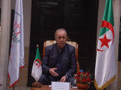 Farouk Ksentini accuse des partis de «fraude morale» et d'instrumentaliser la religion                                    Dans un rapport qu'il transmettra au président Bouteflika avant le 30 mars