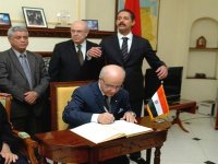 M. Medelci présente les condoléances de l'Algérie suite au décès du Pape Chenouda III