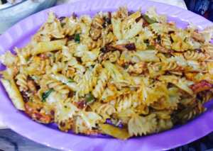 مكرونه بانعناع والدجاج ولا أطيب منها😋😋