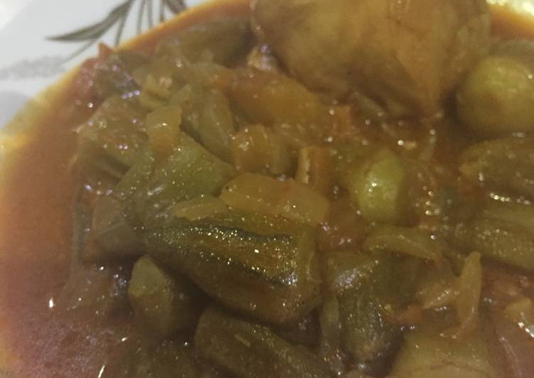 بامية بالدجاج ودبس الرمان