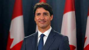 جوستان ترودو  يهنئ  فرنسوا لوغو  الفائز في الانتخابات التشريعية العامة في كيبيك