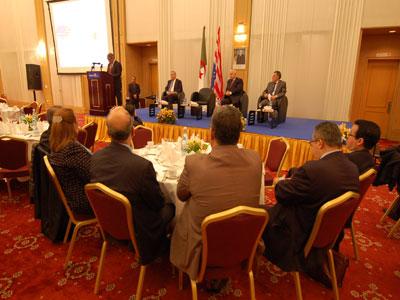 La diaspora algérienne veut s'impliquer dans le développement                                    Plaidant pour la mise en place de bases et de passerelles solides avec le pays