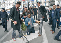 Ils ont essayé de marcher ce matin à Alger                                    Les ex-militaires reviennent à la charge