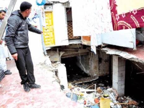six familles en danger                                    Immeuble vétuste sis à la rue Deghiche Boualem à El Harrach