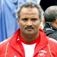 الأنصار مرتاحون لعودة المدرب شريف الوزاني م. وهران تحضر بجدية لمباراة سعيدة