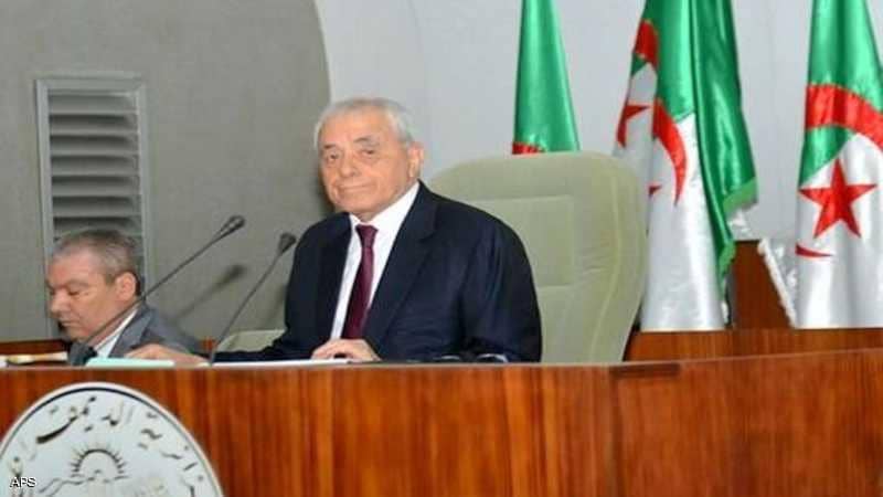 تجميد أعمال برلمان الجزائر.. وتصاعد المطالبات باستقالة رئيسه