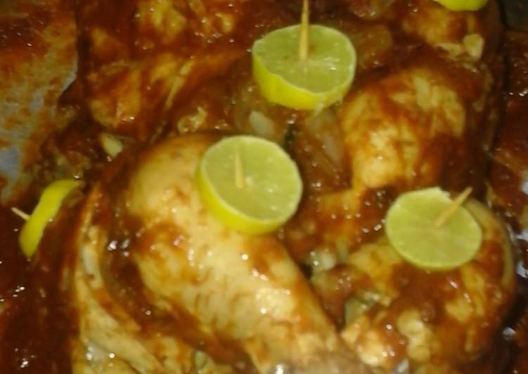 فراخ مشوى بالبصل