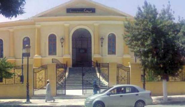 السجن بين 3 و 20 سنة في حق كاتبة موثق وصاحب مزرعة بباتنة                                    تورطوا في تزوير عقود وكالات سيارات فرنسية وألمانية