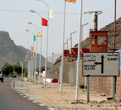 سكان جانت ينتفضون ويعتصمون أمام مقر الدائرة                                    إليزي