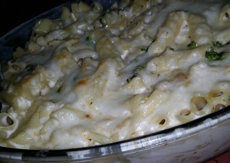 باستا الدجاج الفريدو من أم أسامة