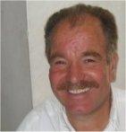 Biographie du poète écrivain et autodidacte de Mokrane Ait Lounes