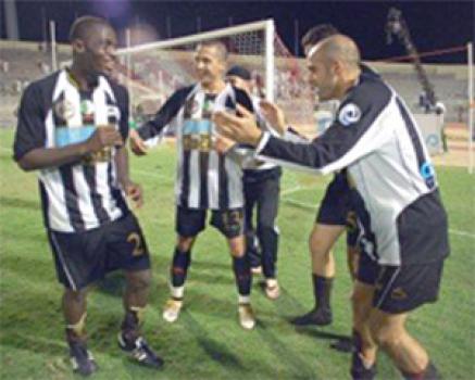 وفاق سطيف لم يسلم من غضب الأنصار حتى في عين الكبيرة