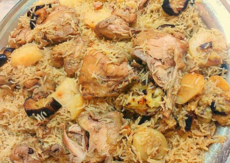 مقلوبه بالدجاج سهله