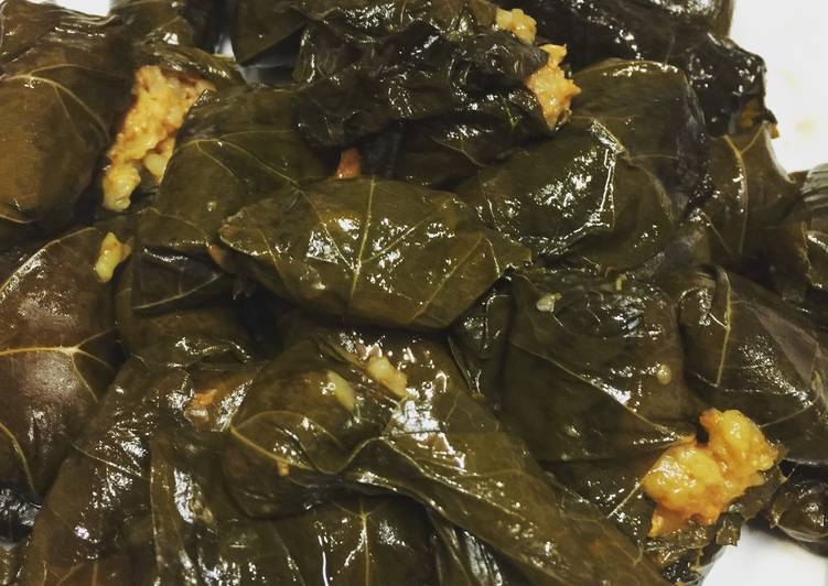 ورق عنب بالدجاج المفروم