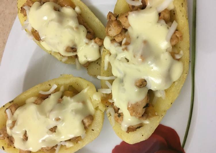 قوارب البطاطس بالدجاج