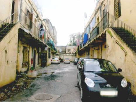 à la rue Kourifa, on survit comme on peut                                    Immeuble menaçant ruine à El Harrach