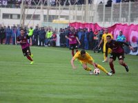 Faux pas interdit                                    Ligue 1 (mise à jour de la 7e journée) : USMA-JSK