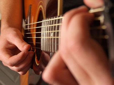 La guitare en star à la salle Ibn Zeydoun événement inédit alliant culture et éducation