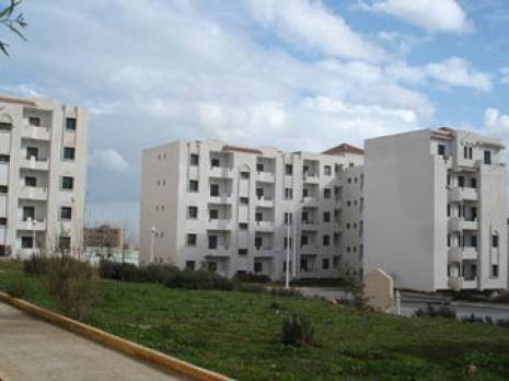 Les constructeurs se rebiffent                                    Journée d'étude sur le rôle des entrepreneurs en bâtiment à Constantine