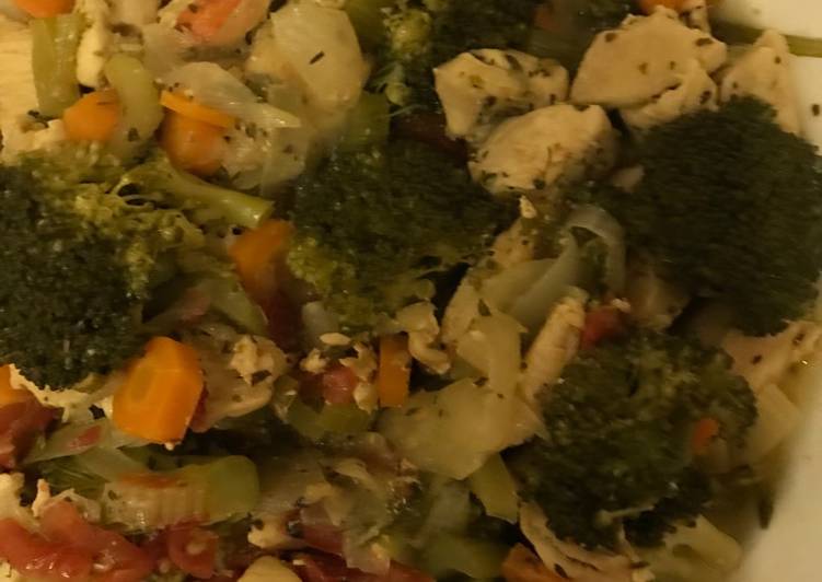 صدور دجاج بالبروكولي والكرفس