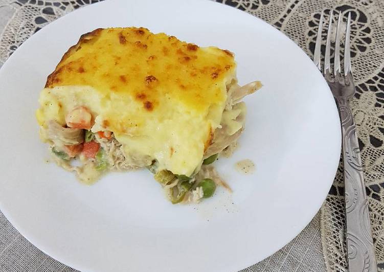 فطيرة الراعي (دجاج بالخضار والبطاطا البيوريه)