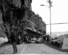 Constantine - Un énième éboulement sur la route de la Corniche