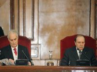 LE MINISTRE DE LA JUSTICE TAYEB BELAïZ REMPLACE BOUALEM BESSAIEH                                    Bouteflika nomme un proche au Conseil constitutionnel