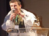 TOMBER DE RIDEAU SUR LE FESTIVAL NATIONAL DU FILM AMAZIGH                                    L'Olivier d'or attribué à 'Vava Moh' de Yazid Smaïl