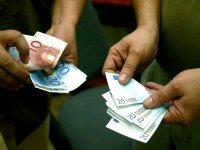 Le marché parallèle des devises illégal et interdit (Laksaci)