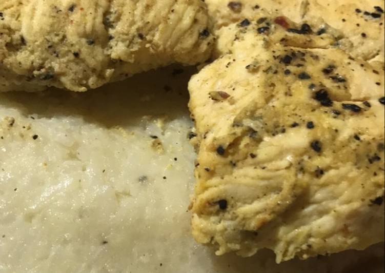 دجاج صحي مشوي مع ارز مهروس