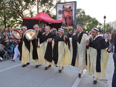 Les arts investissent la rue                                    Pour l'ouverture du 4e Festival international du théâtre de Béjaïa