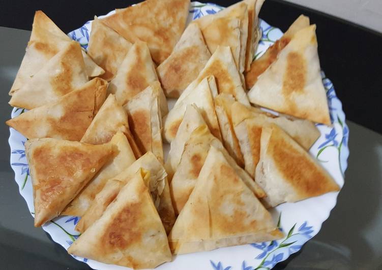 مثلثات الجلاش بالدجاج 👌