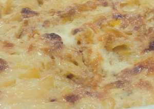 مكرونه بالدجاج والجبن والقشطه