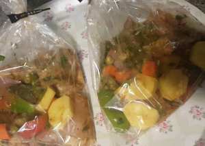 دجاج مع خضار في الكيس