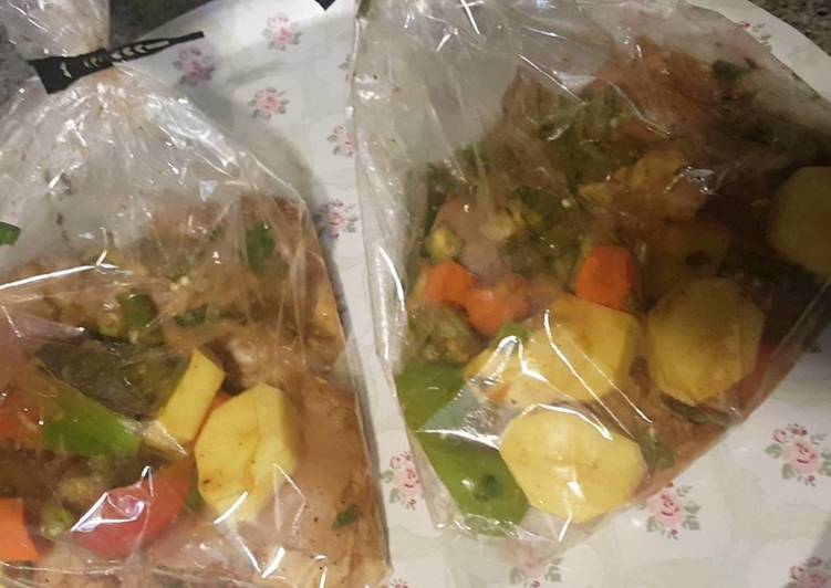 دجاج مع خضار في الكيس