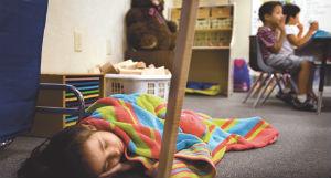 الشلف...أطفال الروضة ببلدية أولاد عباس يدرسون في العراء