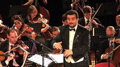 Une cinquantaine de musiciens algériens et français sur scène                                    Orchestre symphonique Algérie-France au palais de la culture Moufdi Zakaria