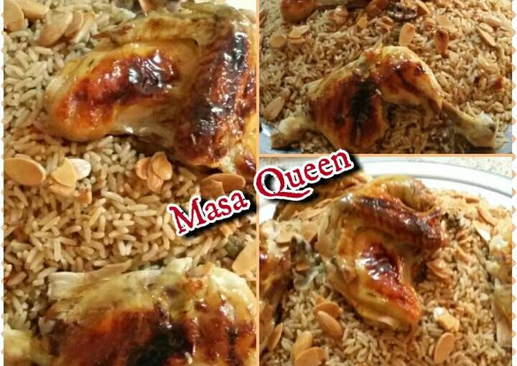 منسف الكبسة بالدجاج المحمر