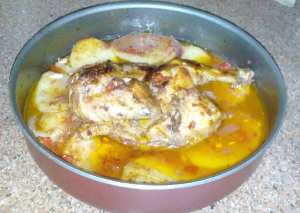 صينية فراخ بالبطاطس والثوم والطماطم