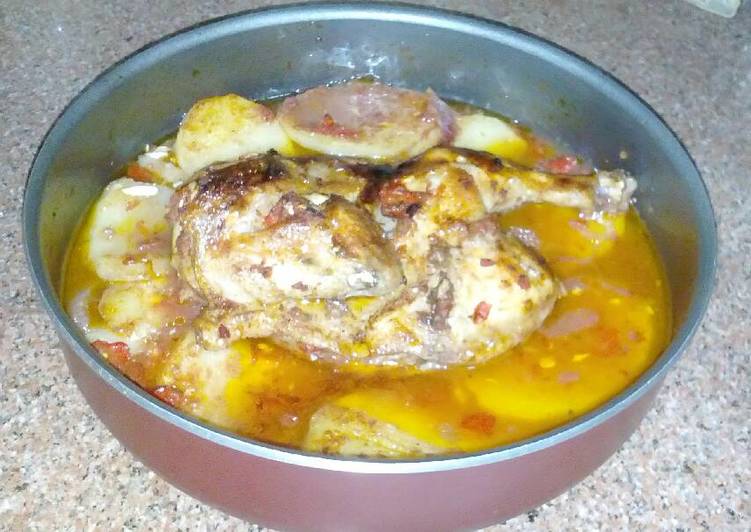 صينية فراخ بالبطاطس والثوم والطماطم