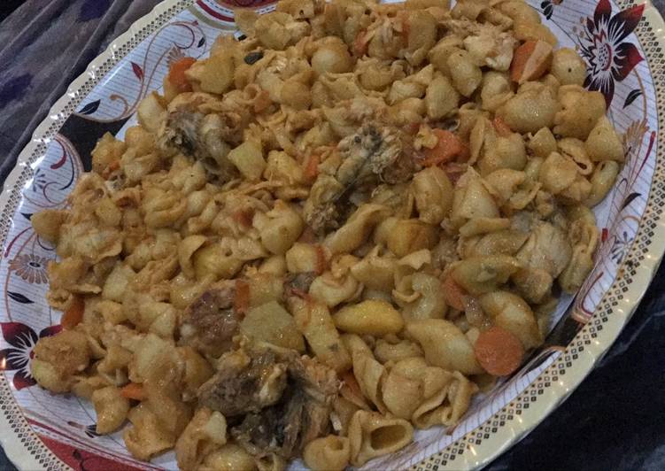 مكرونا بالدجاج والخضار