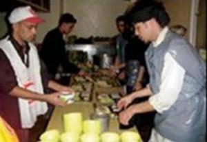 وجمعية مفتاح تتكفل بالايتام الكفولة المسعفة بتنس                                    الهلال الاحمر الجزائري بولاية الشلف يقدم 70وجبة لعابري السبيل