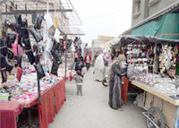 Alger, marché Ali-Mellah                                    Les vendeurs montent au créneau