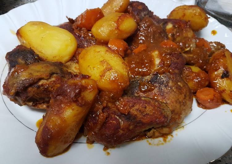 دجاج بصلصة الطماطم