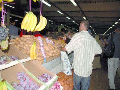 Spéculation et commerce informel, les plaies du marché                                    La bourse des ménages saignée à blanc à Aïn Defla