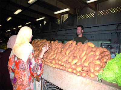 La libéralisation des prix ouvre la voie à l'anarchie                                    Le contrôle est limité dans son intervention par la réglementation