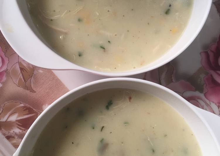 شوربة الدجاج البيضاء