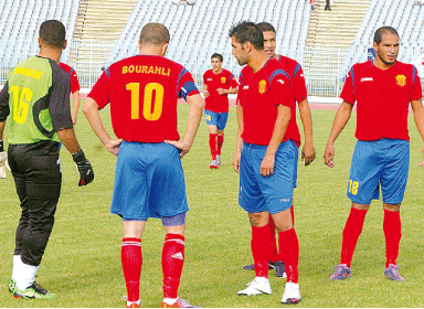 إصرار على الإطاحة بسعيدة رغم غياب بعض الركائز