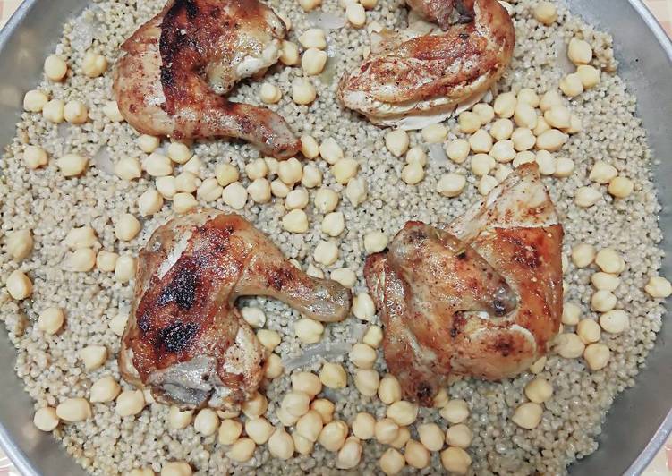 مفتول بالدجاج