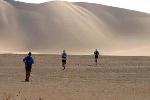 نحو250 رياضيا يشاركون في الماراطون الدولي للكثبان ببشار